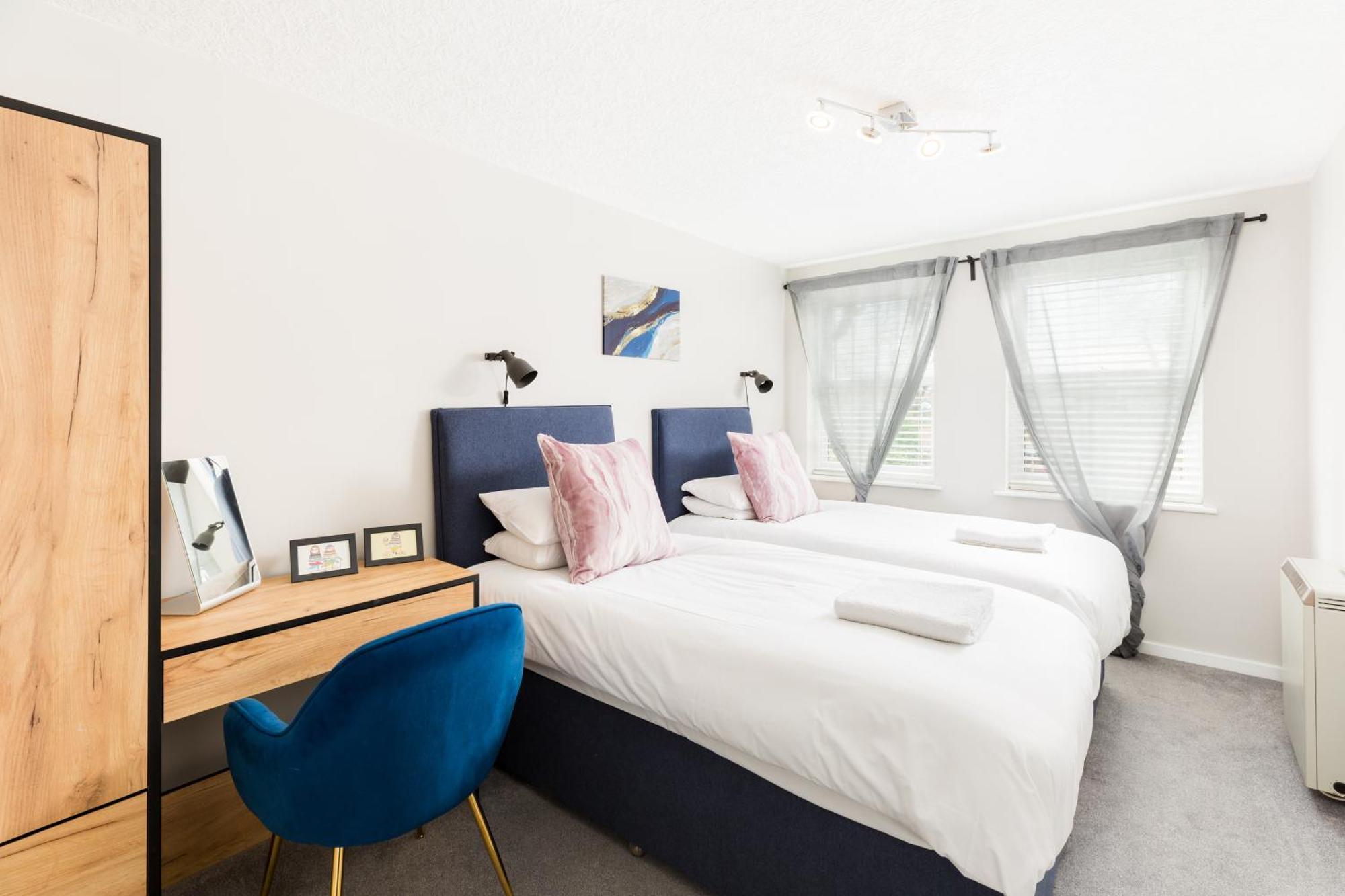 Modern 2-Bedroom Apartments With Free Parking In Leamington Spa Dış mekan fotoğraf