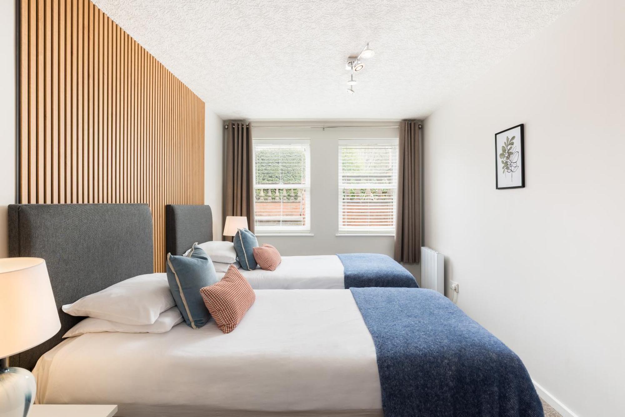 Modern 2-Bedroom Apartments With Free Parking In Leamington Spa Dış mekan fotoğraf