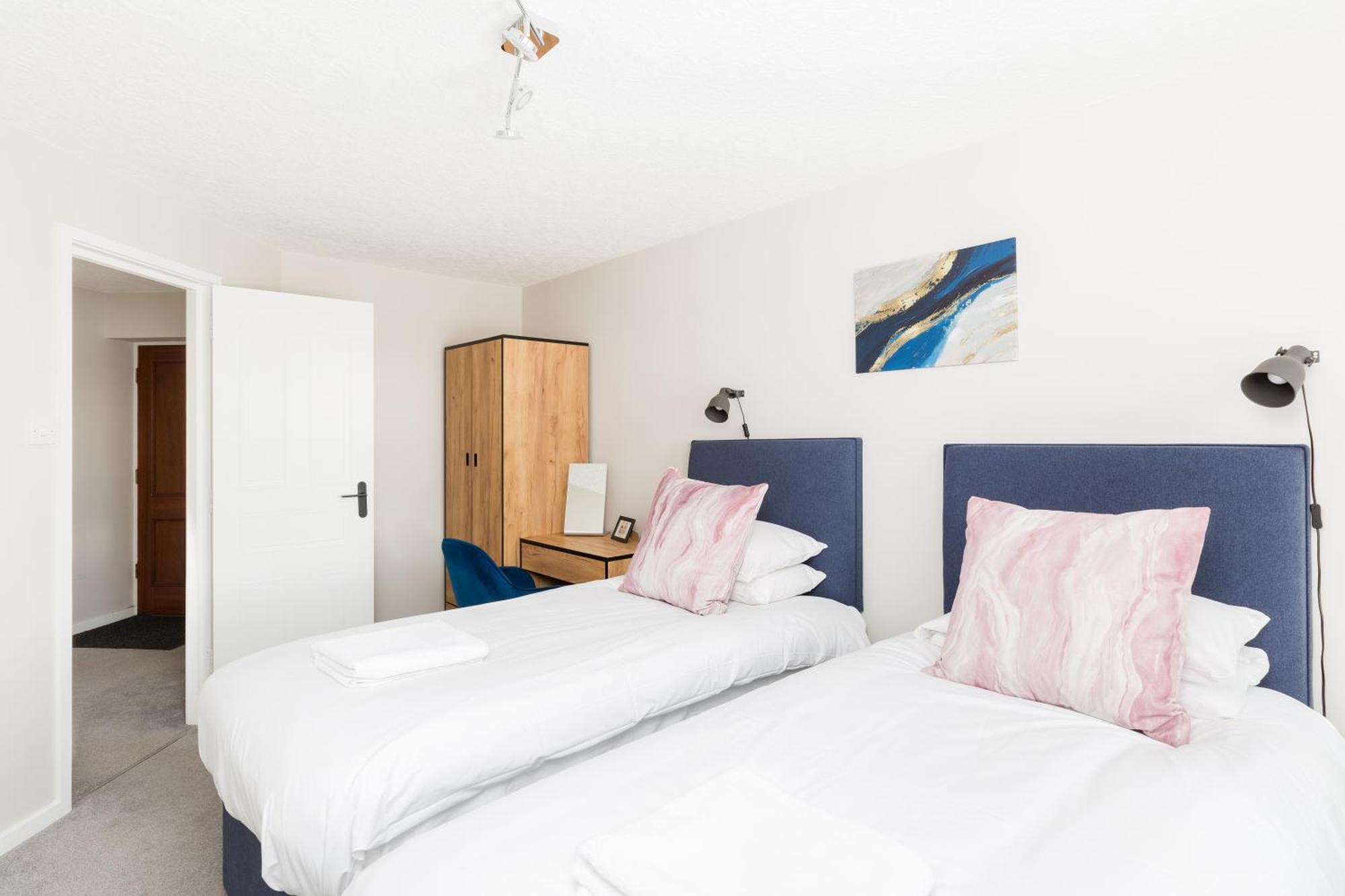 Modern 2-Bedroom Apartments With Free Parking In Leamington Spa Dış mekan fotoğraf