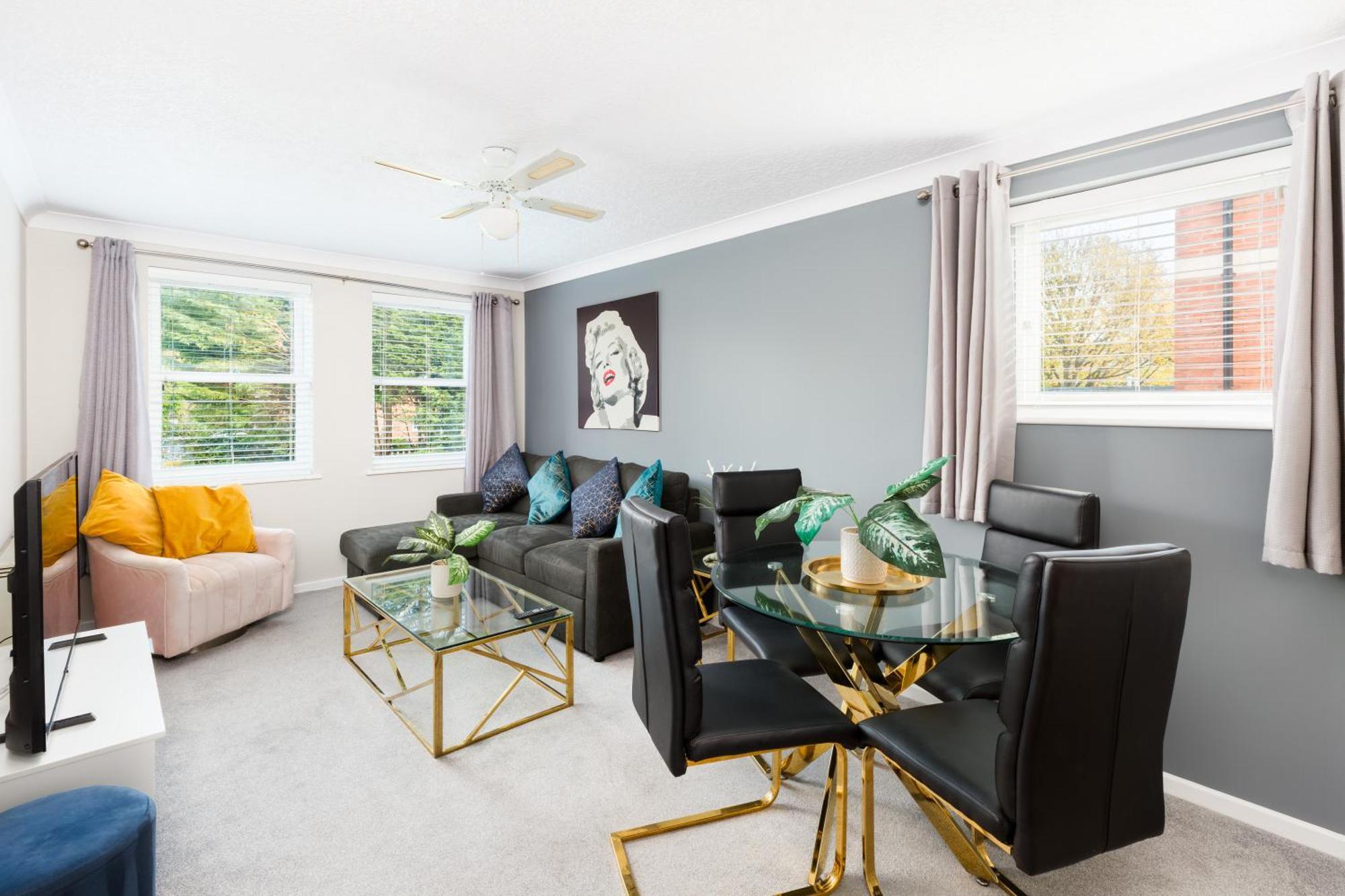 Modern 2-Bedroom Apartments With Free Parking In Leamington Spa Dış mekan fotoğraf
