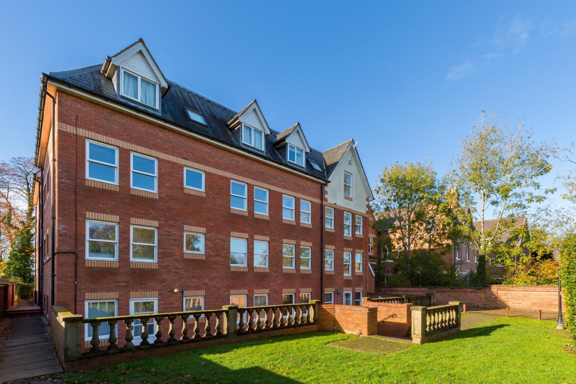 Modern 2-Bedroom Apartments With Free Parking In Leamington Spa Dış mekan fotoğraf