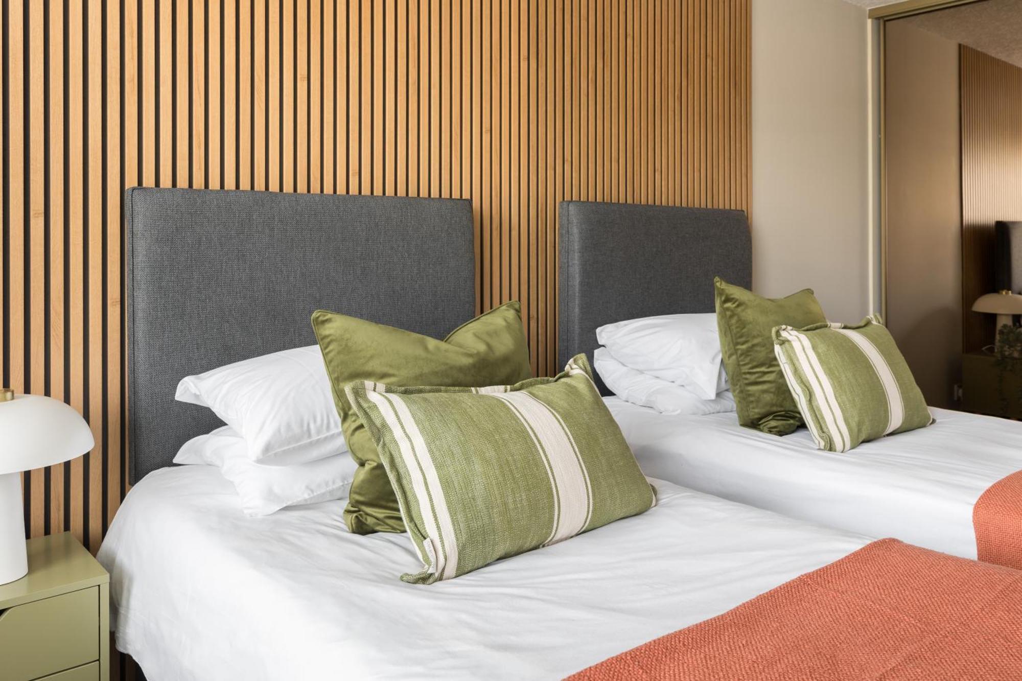 Modern 2-Bedroom Apartments With Free Parking In Leamington Spa Dış mekan fotoğraf