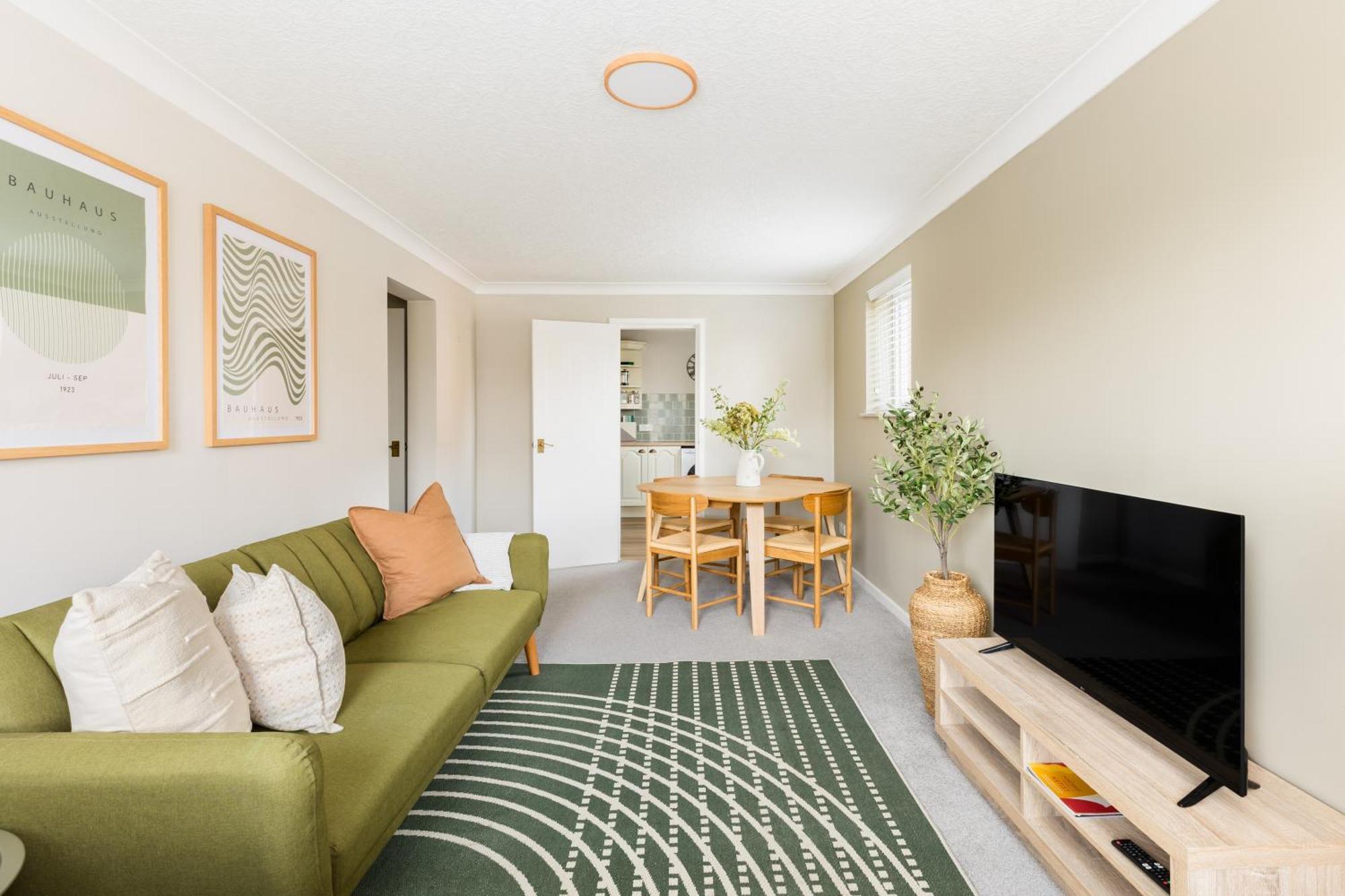 Modern 2-Bedroom Apartments With Free Parking In Leamington Spa Dış mekan fotoğraf
