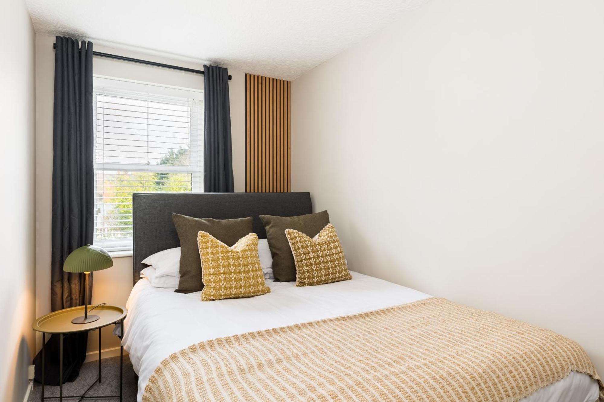 Modern 2-Bedroom Apartments With Free Parking In Leamington Spa Dış mekan fotoğraf