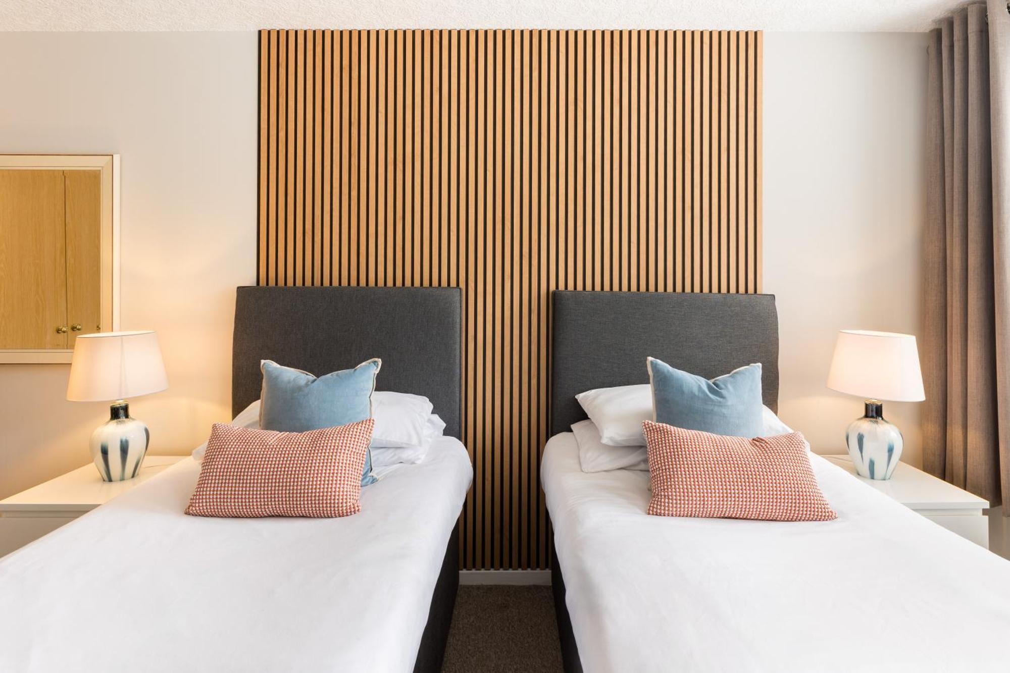 Modern 2-Bedroom Apartments With Free Parking In Leamington Spa Dış mekan fotoğraf