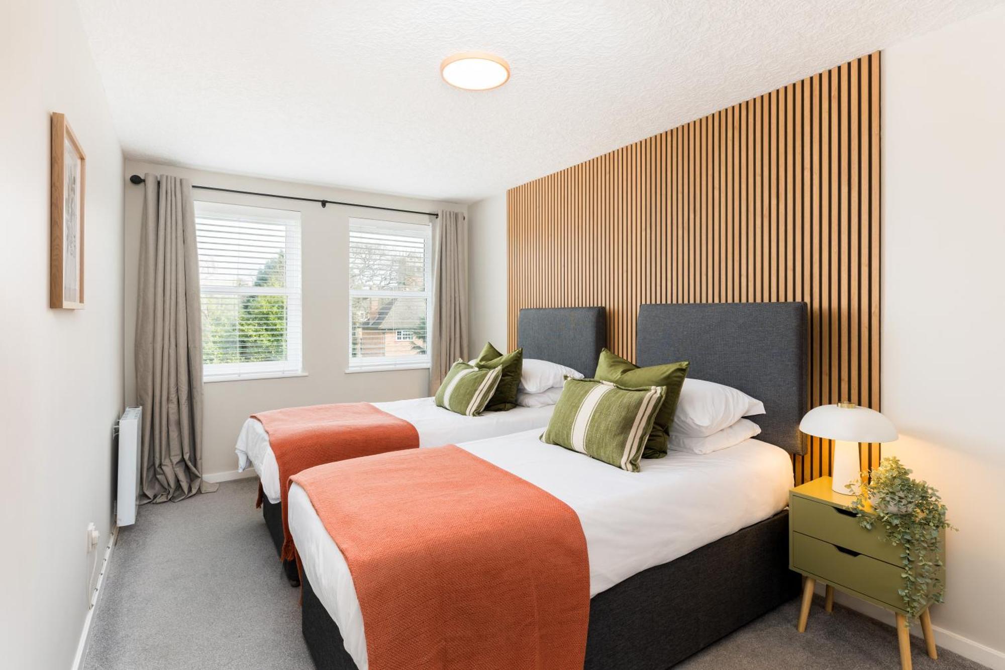 Modern 2-Bedroom Apartments With Free Parking In Leamington Spa Dış mekan fotoğraf