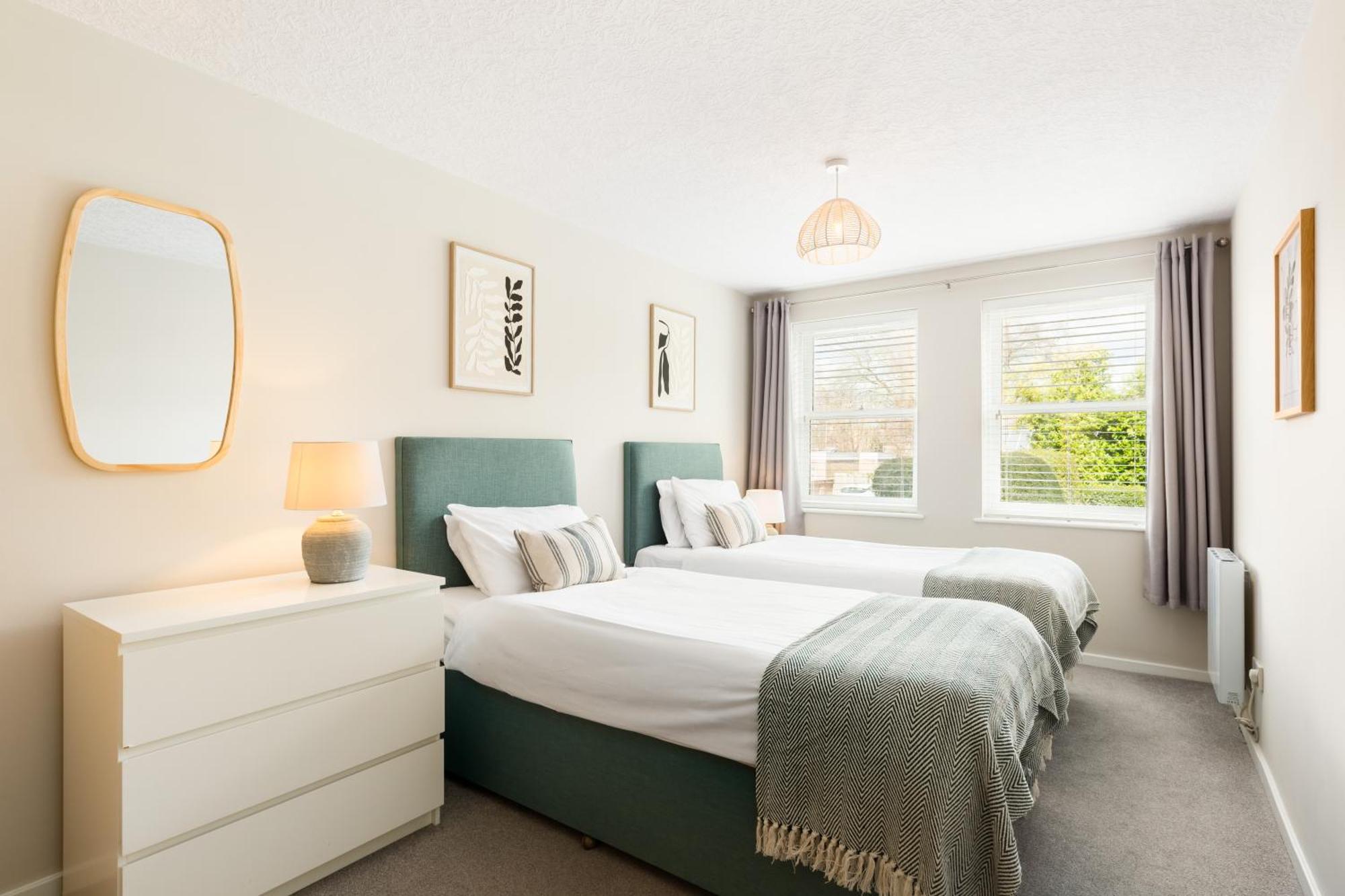 Modern 2-Bedroom Apartments With Free Parking In Leamington Spa Dış mekan fotoğraf